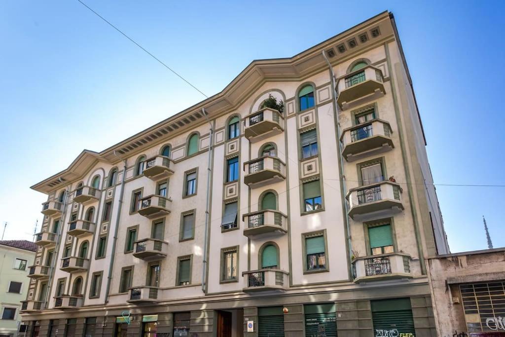 In Verticale Turin Luaran gambar